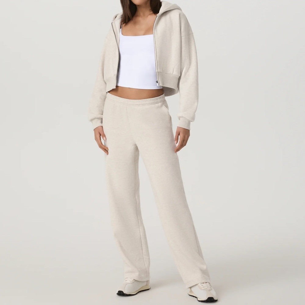 NWT Vuori Restore Straight Leg Sweatpant Short, Bone Heather, Small